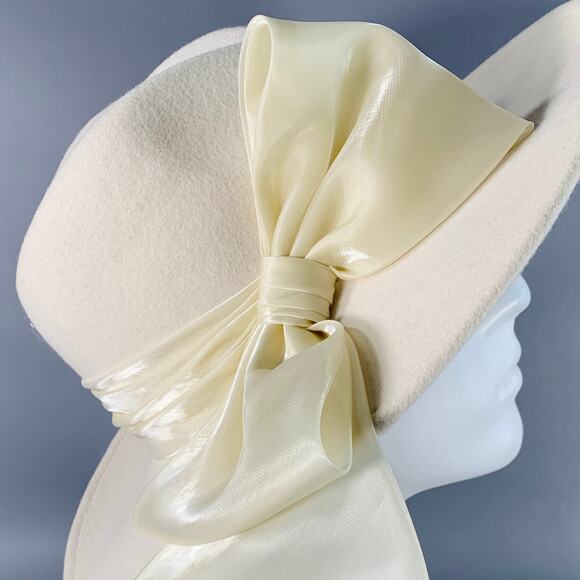 EUGENIA KIM One Size White Wool Felt Bow Trim Fedora Hat - Picture 2 of 9